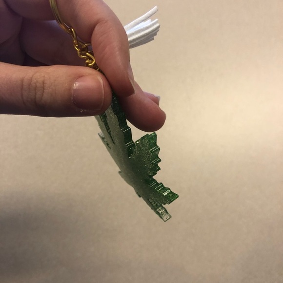 🎉🎉HP🎉🎉 Handmade Pot Leaf Keychain - Picture 3 of 6